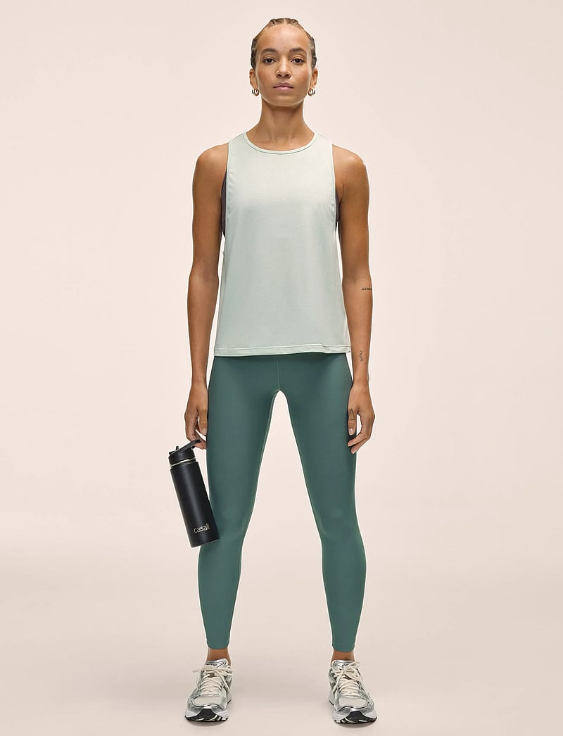 Casall - Laser Mesh Flow Tank - tank tops - misty green - 5