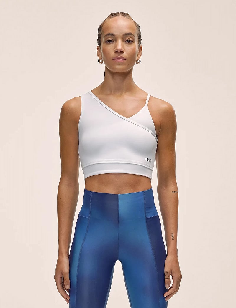 Casall - Asymmetry Sports Top - riided - white - 0