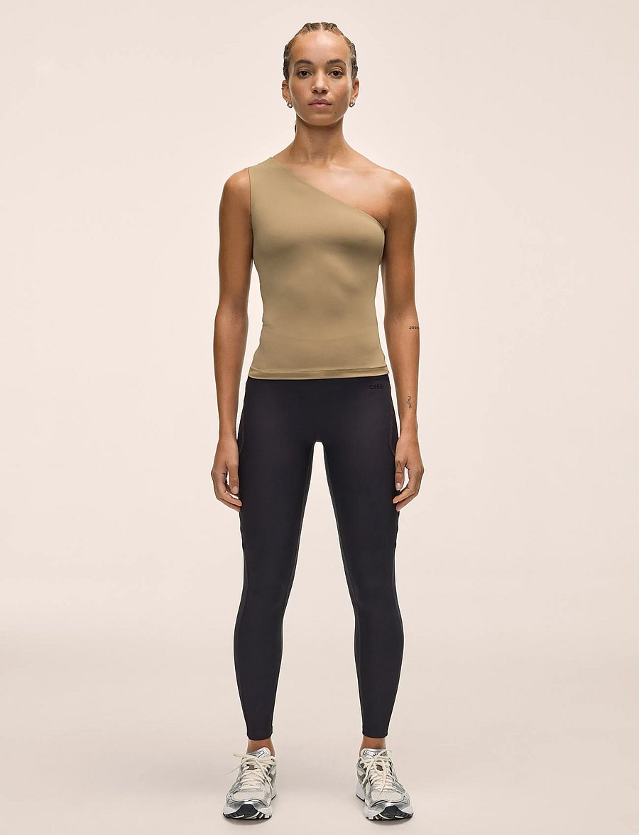 Casall - One Shoulder Bra Tank - treenitopit - light khaki - 5