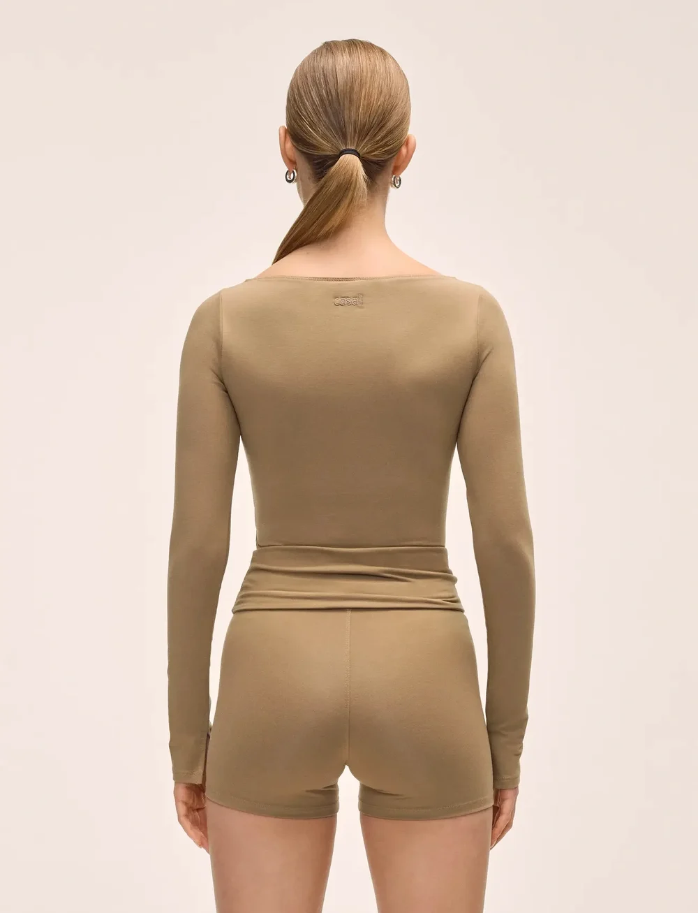 Casall - Sublime Boatneck Long Sleeve - pitkähihaiset t-paidat - light khaki - 3