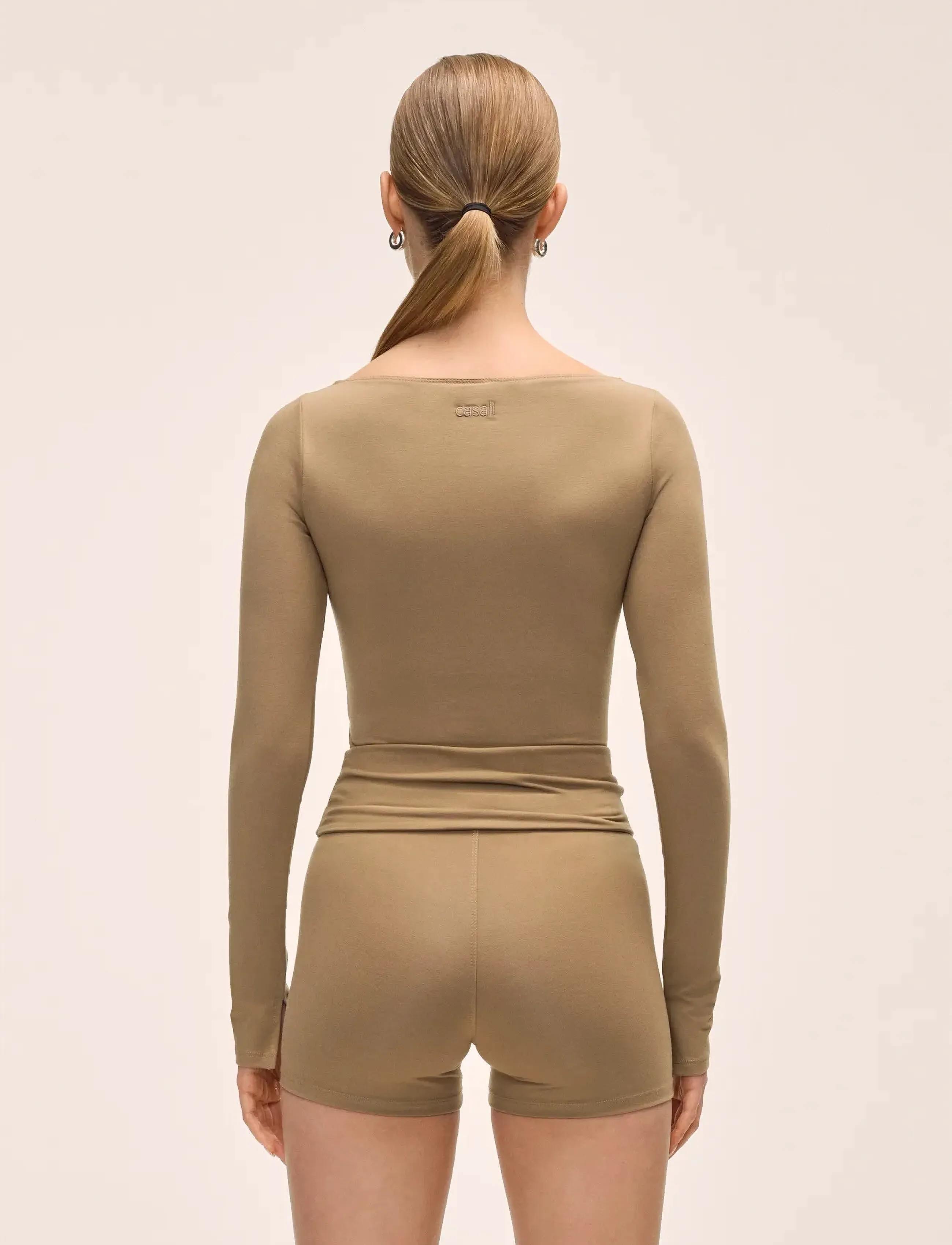 Casall - Sublime Boatneck Long Sleeve - långärmade tröjor - light khaki - 3