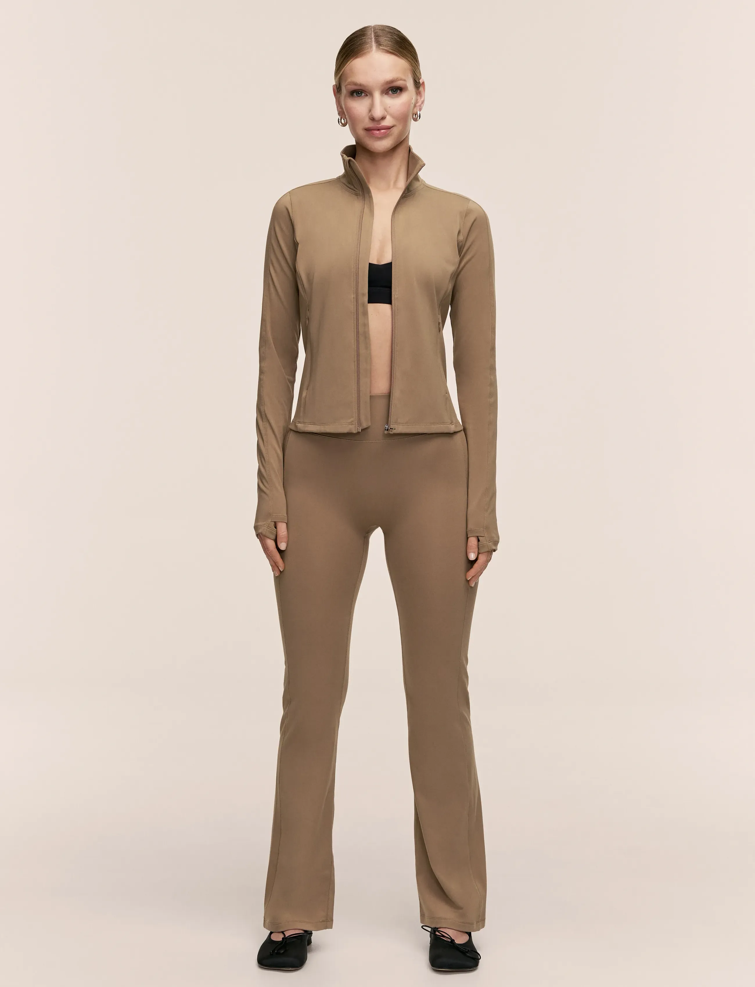 Casall - Soft Touch Zip Jacket - langarmshirts - light khaki - 4