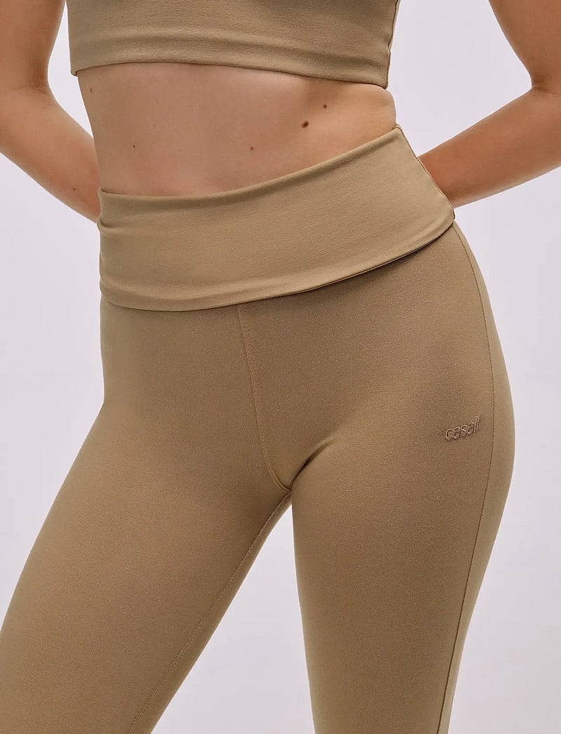 Casall - Sublime Folded Flare Pants - trainingshosen - light khaki - 3