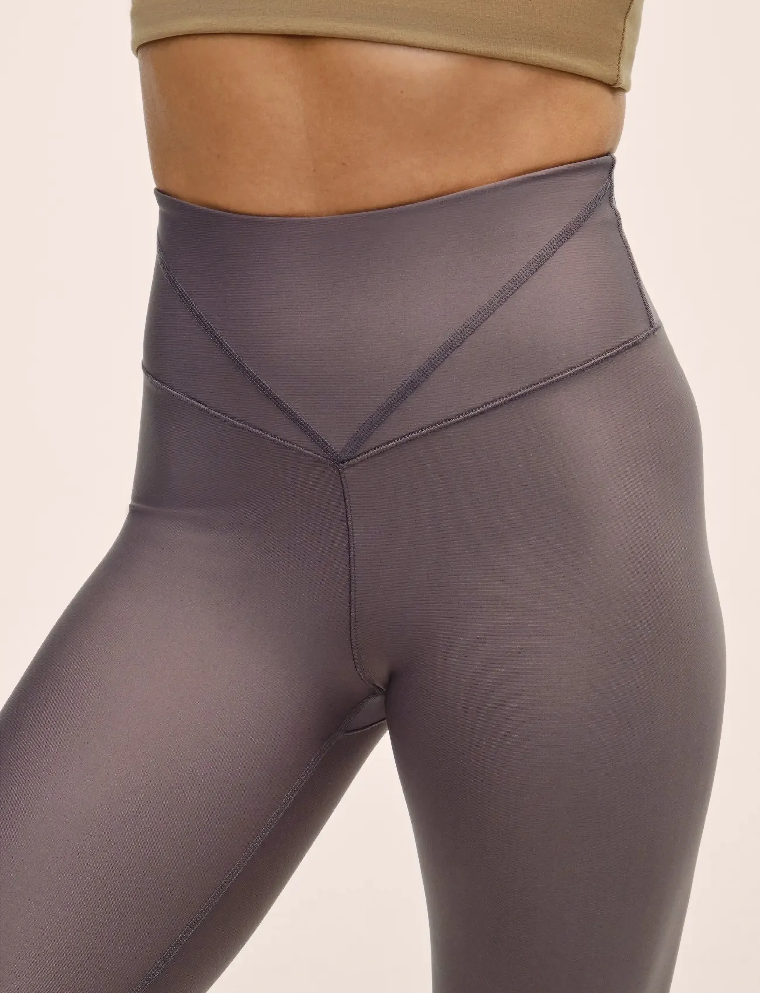Casall - V-shape High Waist Tights - 7/8 længde - dk grey - 5