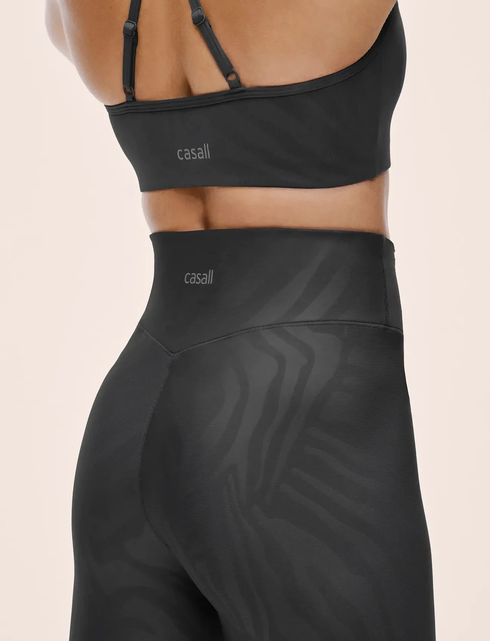 Casall - Sleek Strappy Sports Bra Printed - sport bh:ar - zebra black - 4