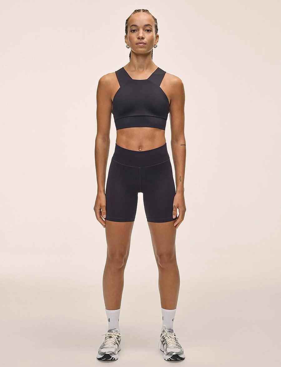 Casall - Essential Regular Waist Biker - jooksuretuusid - black - 0