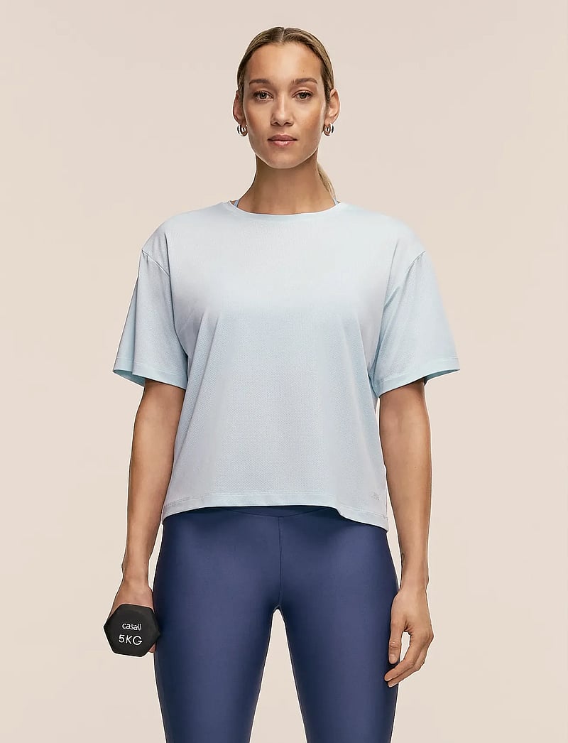 Casall - Laser Mesh Tee - t-shirts - aqua glow - 0