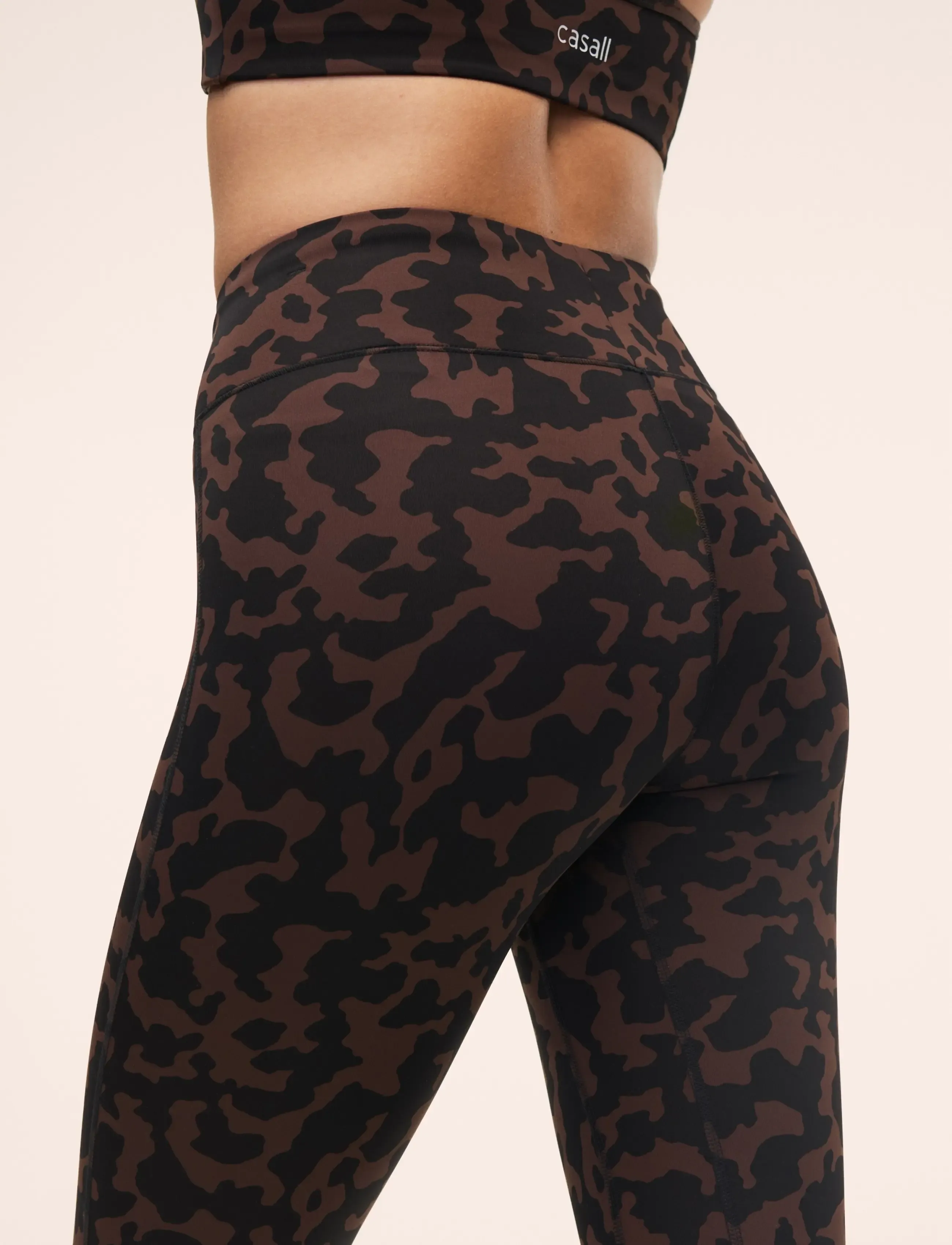 Casall - Essential Printed Tights - sügisene kokkuhoid - turtoise brown - 5