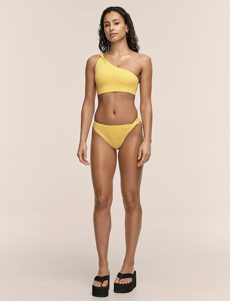 Casall - Twist Bikini Breif - sportlikud ujumisriided - sunflower - 0