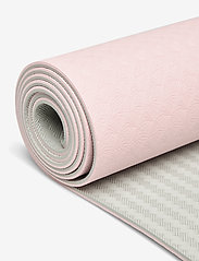 Casall - Yoga mat position 4mm - yogamattor & accessoarer - lucky pink/grey - 1
