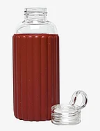 Sthlm Glass bottle 0,5l - SIENNA RED