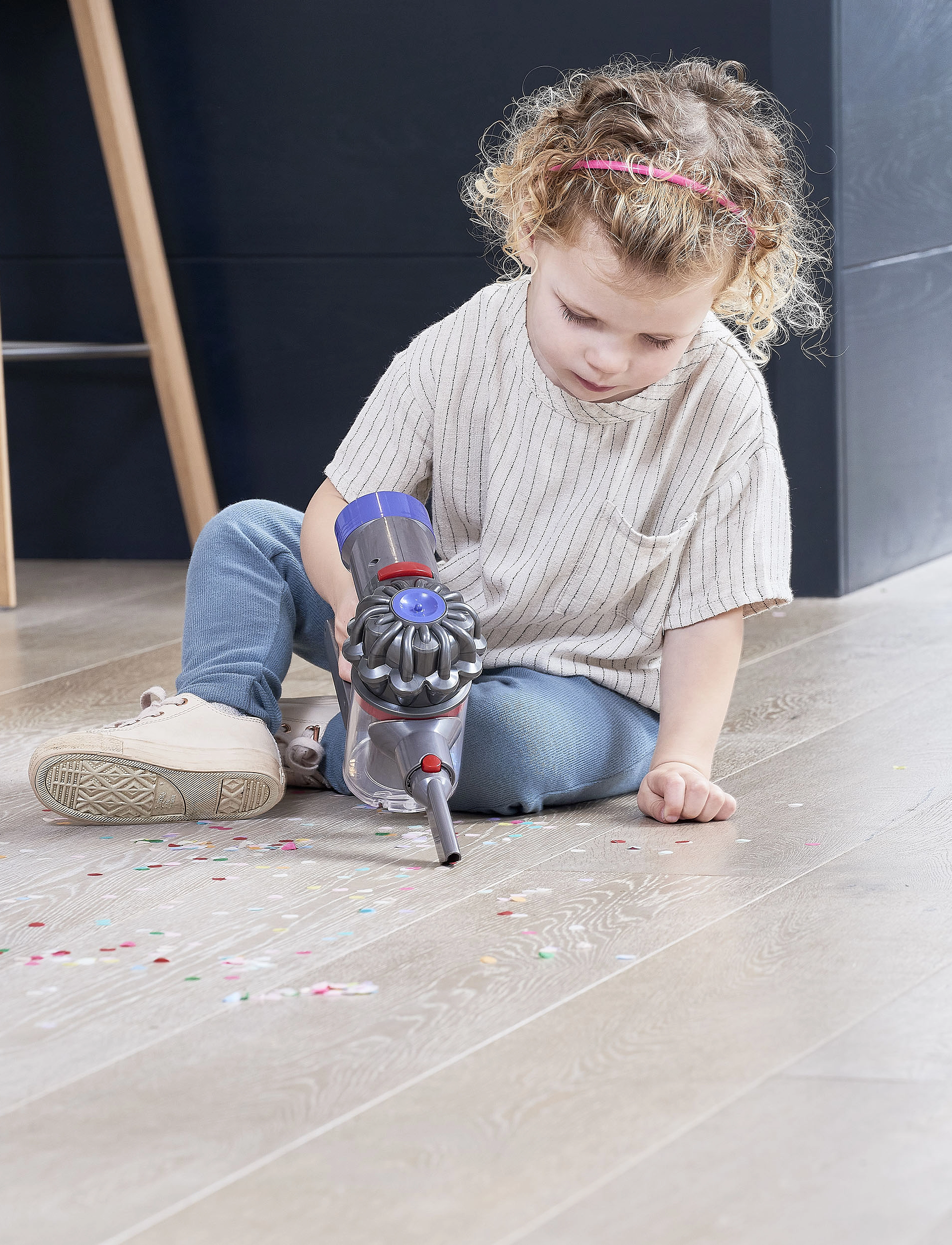 Casdon - CASDON DYSON CORDLESS PLAY VACUUM CLEANER - legetøjsværktøj - multi coloured - 3