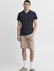 Casual Friday - Allan chino shorts - laveste priser - sand clay - 3