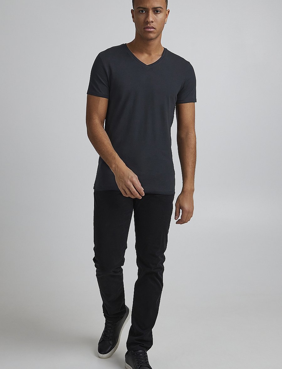 Casual Friday - CFLINCOLN V-neck tee - v-ringade t-shirts - night navy - 0