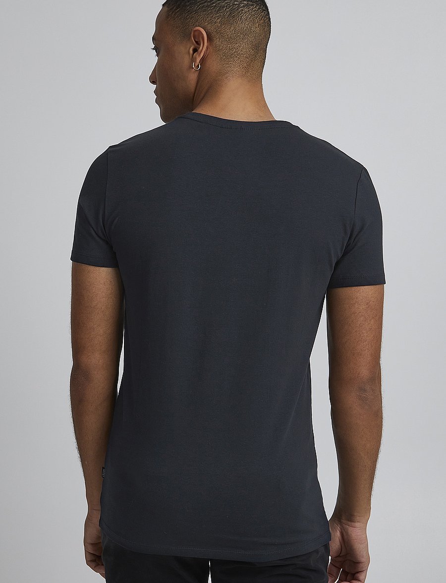 Casual Friday - CFLINCOLN V-neck tee - v-ringade t-shirts - night navy - 5