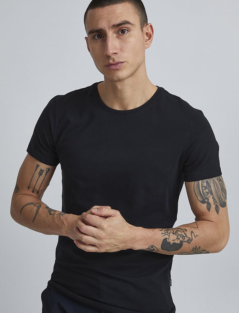 Casual Friday - CFDAVIDE crew neck tee - kortærmede t-shirts - black - 4