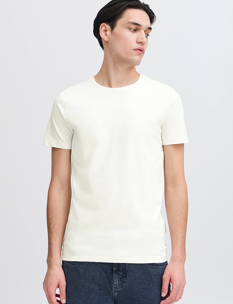 Casual Friday - CFDAVIDE crew neck tee - kurzärmelig - egret - 4