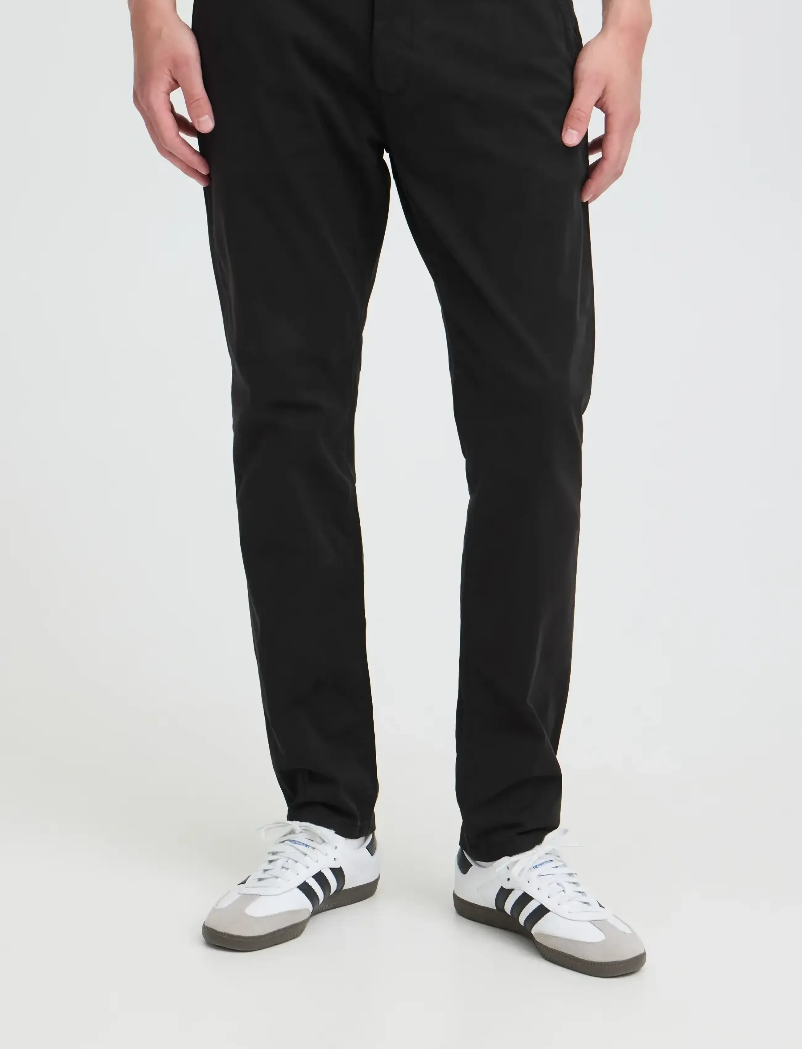 Casual Friday - CFVIGGO CHINO PANTS - laveste priser - black - 4