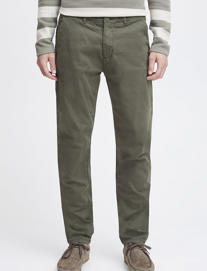 Casual Friday - CFVIGGO CHINO PANTS - chinos - grape leaf - 4