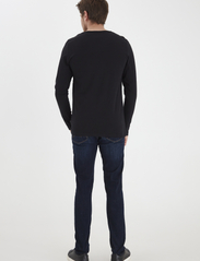 Casual Friday - CFTHEO LS tee - basic t-shirts - anthracite black - 3