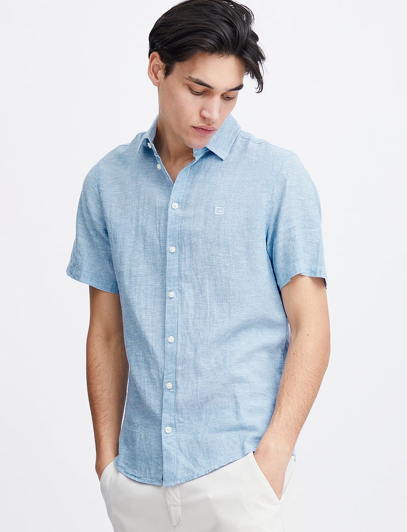Casual Friday - CFAKSEL SS linen mix shirt - hørskjorter - silver lake blue - 3