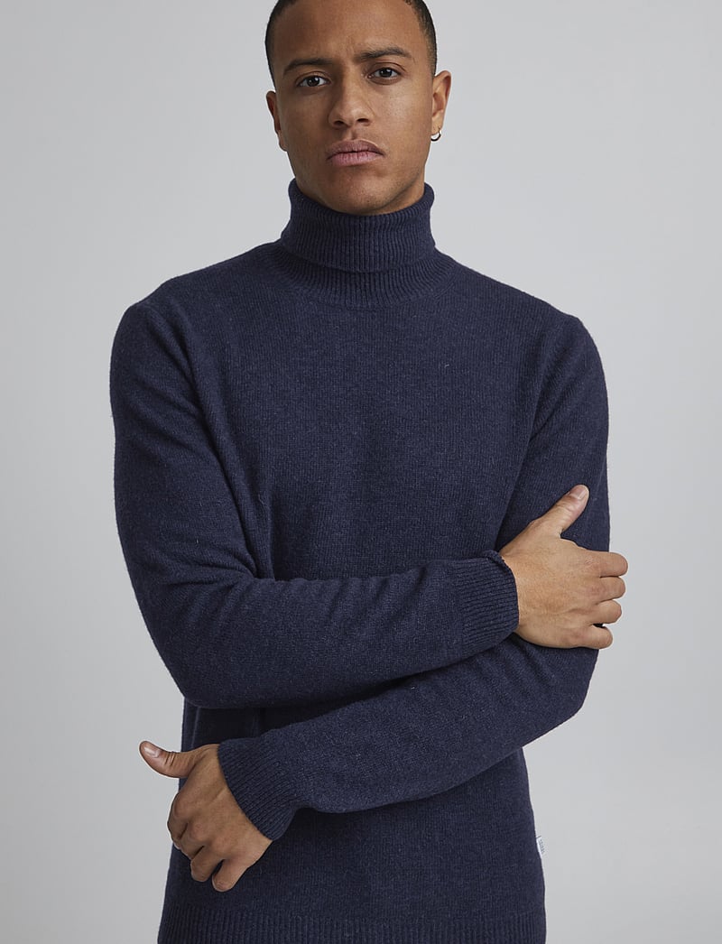 Casual Friday - CFKARL ROLL NECK BOUNTY KNIT - poolokaulus - navy blazer - 3