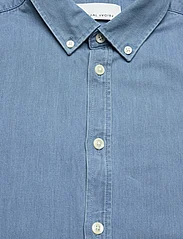 Casual Friday - CFANTON BD LS denim chambray shirt - bursdagsgaver - denim light blue - 2