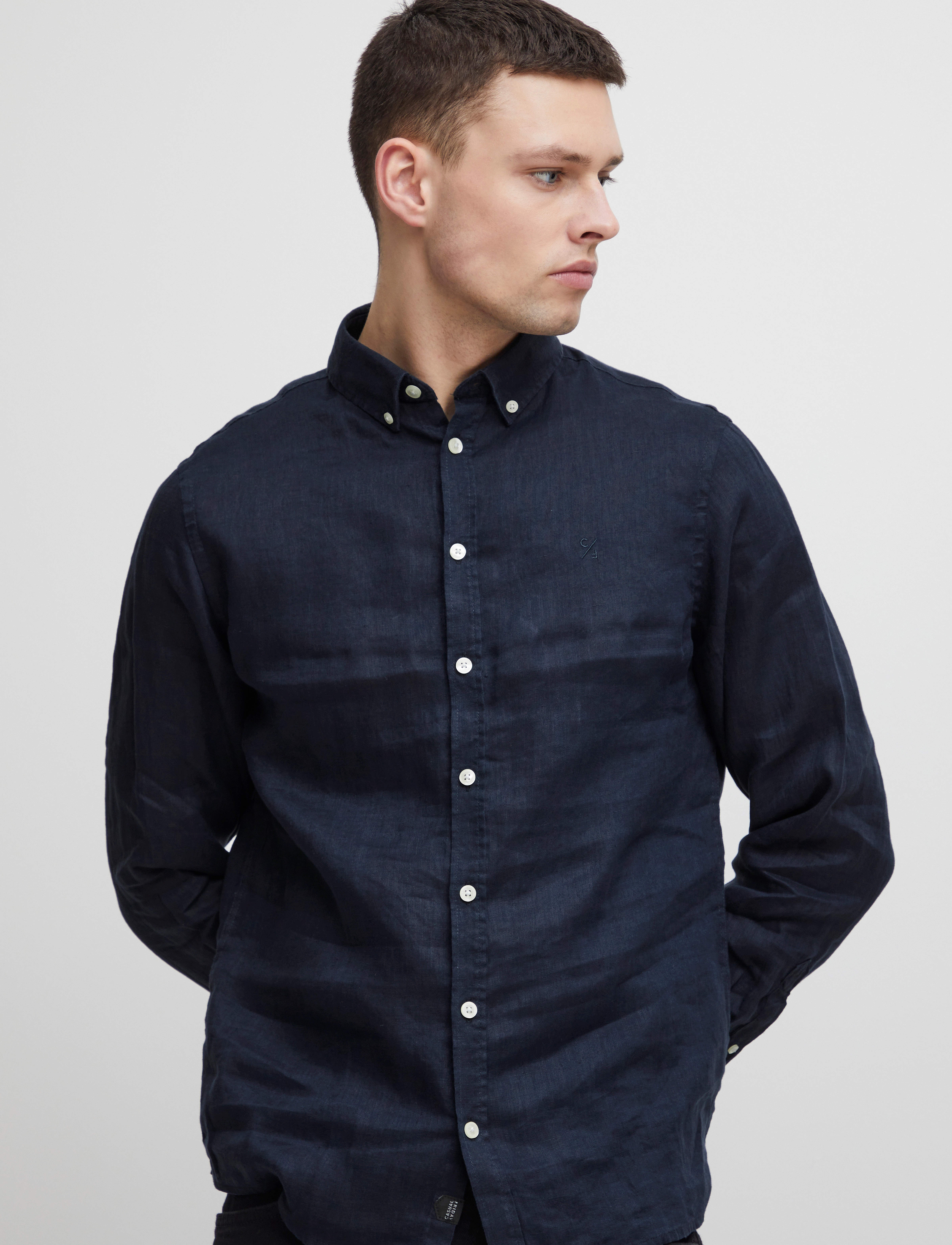 Casual Friday - CFANTON BD LS LINEN SHIRT - pellavakauluspaidat - navy blazer - 4