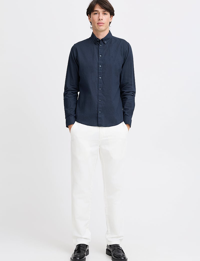 Casual Friday - CFAnton 0053 BD LS linen mix shirt - linased särgid - dark navy - 0
