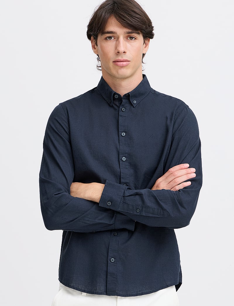 Casual Friday - CFAnton 0053 BD LS linen mix shirt - linased särgid - dark navy - 3