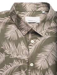 Casual Friday - CFAnton SS palm printed shirt - kortermede skjorter - burnt olive - 3