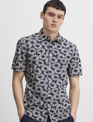 Casual Friday - CFAnton SS flower printed shirt - kortärmade skjortor - dark navy - 3