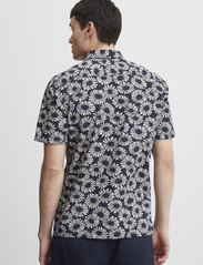 Casual Friday - CFAnton SS flower printed shirt - kortärmade skjortor - dark navy - 4