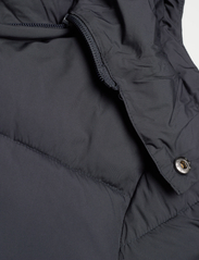 Casual Friday - CFWilson 0085 short puffer jacket - vinterjakker - dark navy - 7