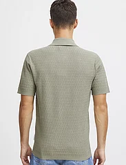 Casual Friday - CFKarl SS structured polo knit - strikkede poloer - vetiver - 5