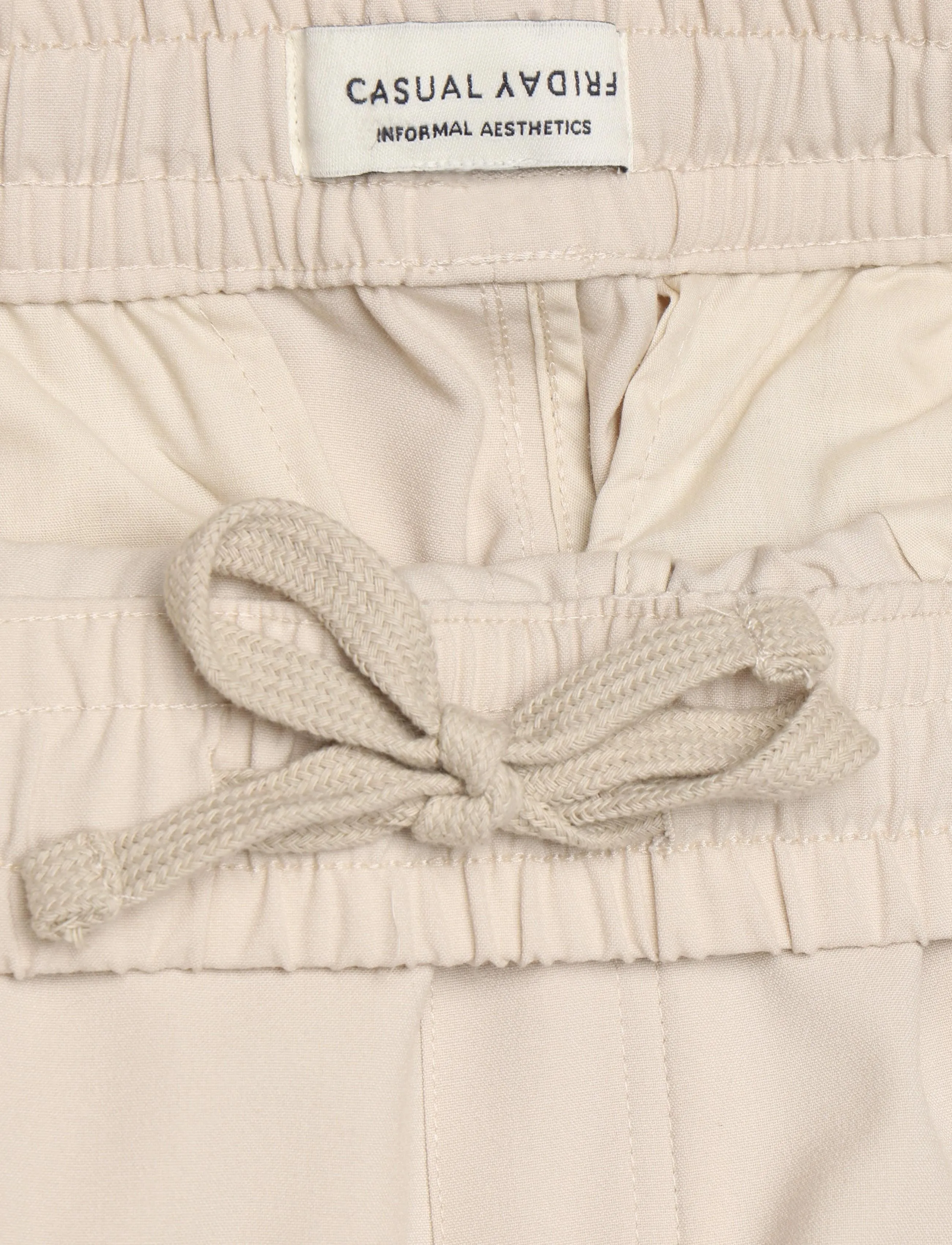Casual Friday - CFSAMOS 0275 TRAVEL SHORTS - lühikesed vabaajapüksid - pumice stone - 2