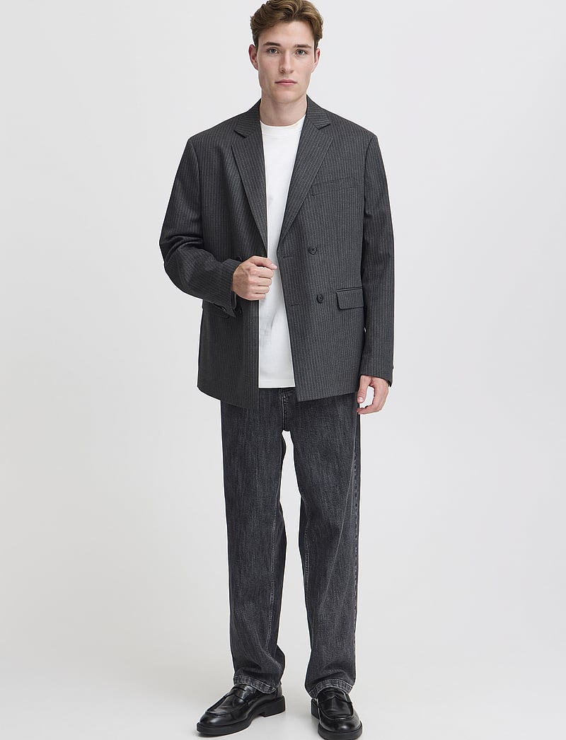 Casual Friday - CFBRUCE pinstriped relaxed blazer - zweireiher - dark grey melange - 0