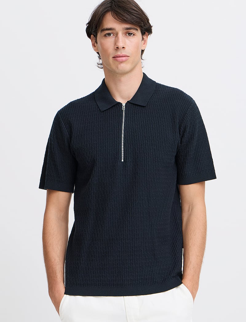 Casual Friday - CFJOE SS structured polo knit - kootud polosärgid - dark navy - 4