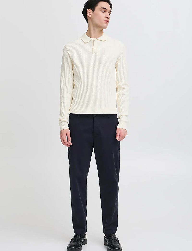 Casual Friday - CFPEPE GARMENT DYED PANTS - casual bukser - dark navy - 0