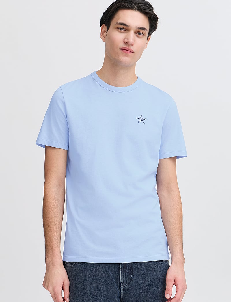 Casual Friday - CFEMMET tee with embroidery - kurzärmelig - chambray blue - 4