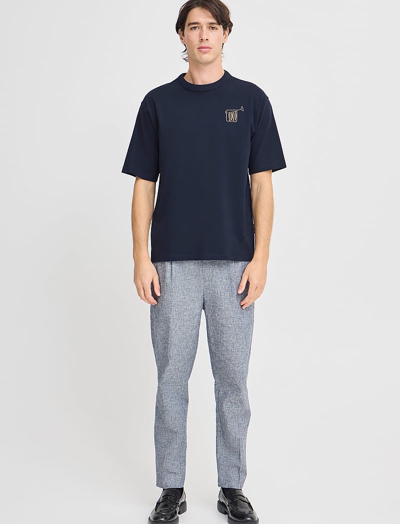 Casual Friday - CFARCHER tee with back print - kortærmede t-shirts - navy blazer - 0