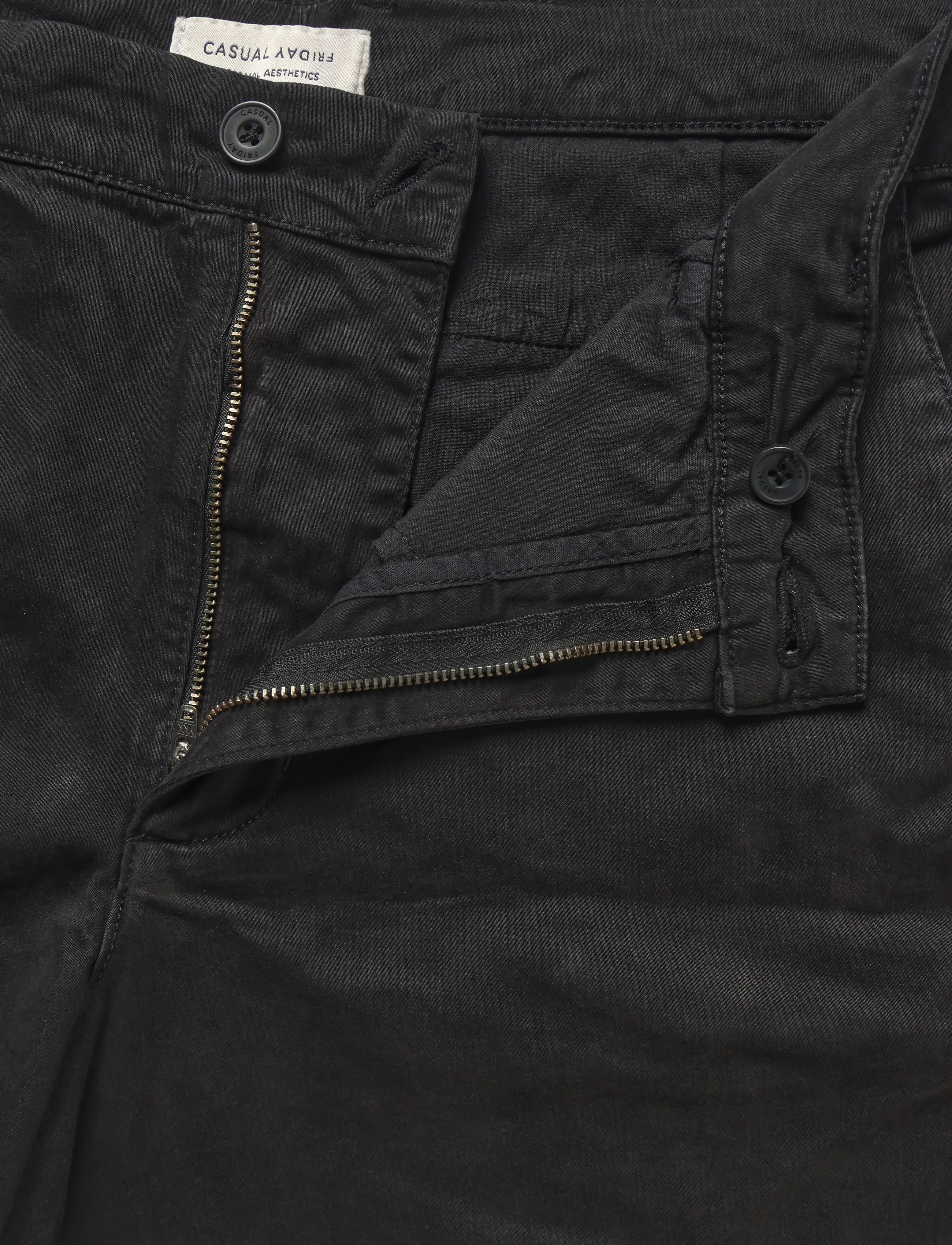 Casual Friday - CFBENNET SHORTS - lühikesed vabaajapüksid - black beauty - 2