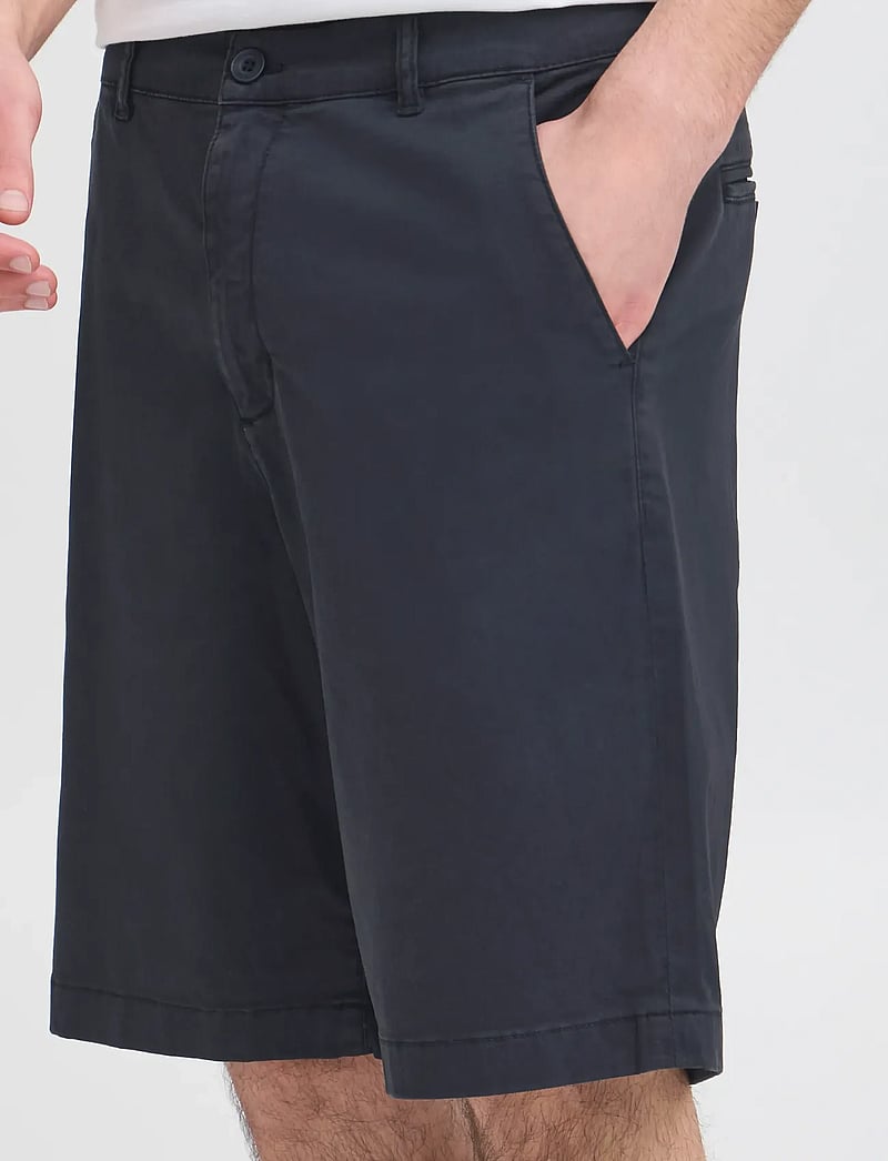 Casual Friday - CFBENNET SHORTS - casual shorts - navy blazer - 3