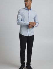 Casual Friday - CFPALLE Slim Fit Shirt - basic shirts - pale blue - 2