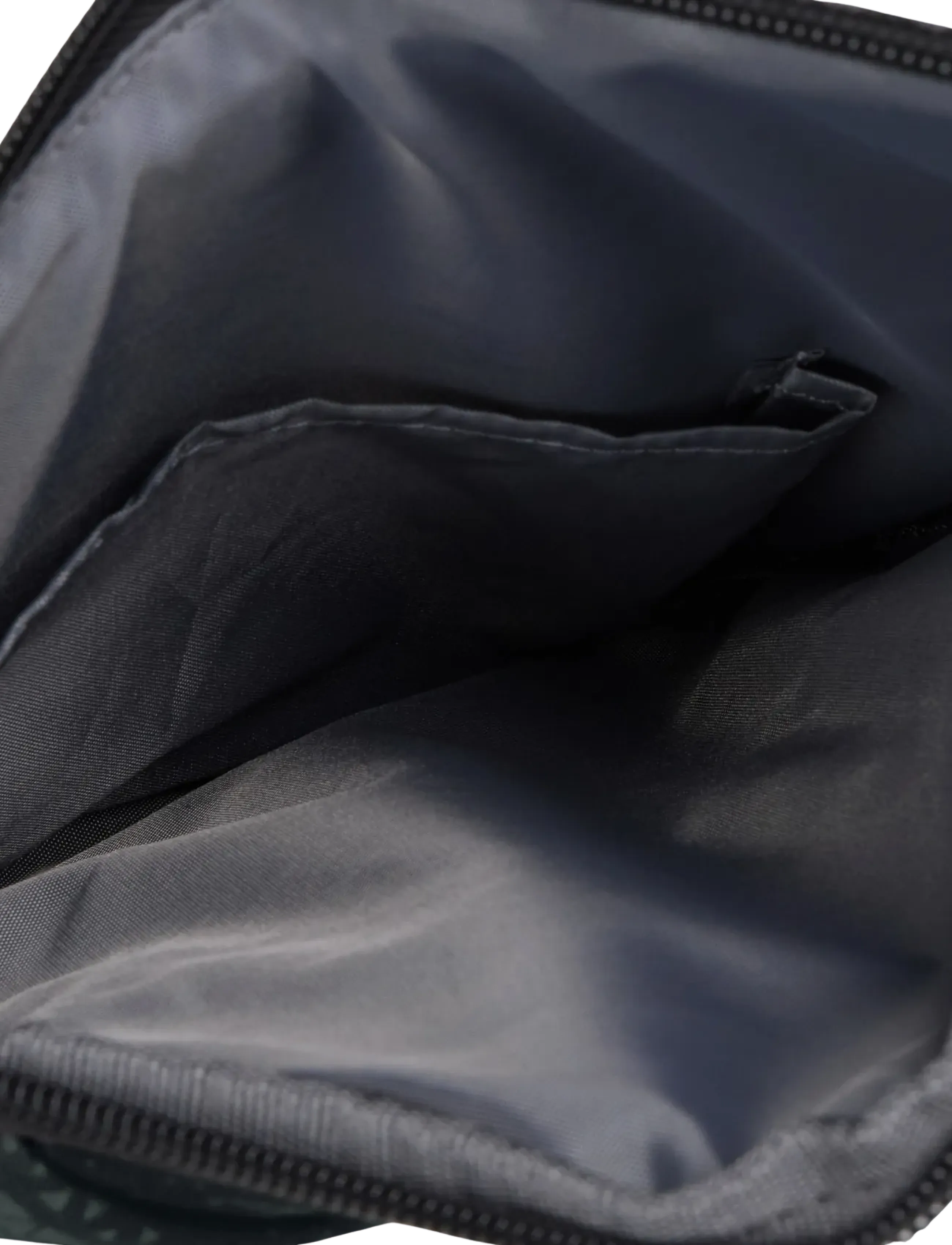Caterpillar - CAT Jones Slim Travel Bag - Millenial Classic - axelremsväskor - black streamline - 3