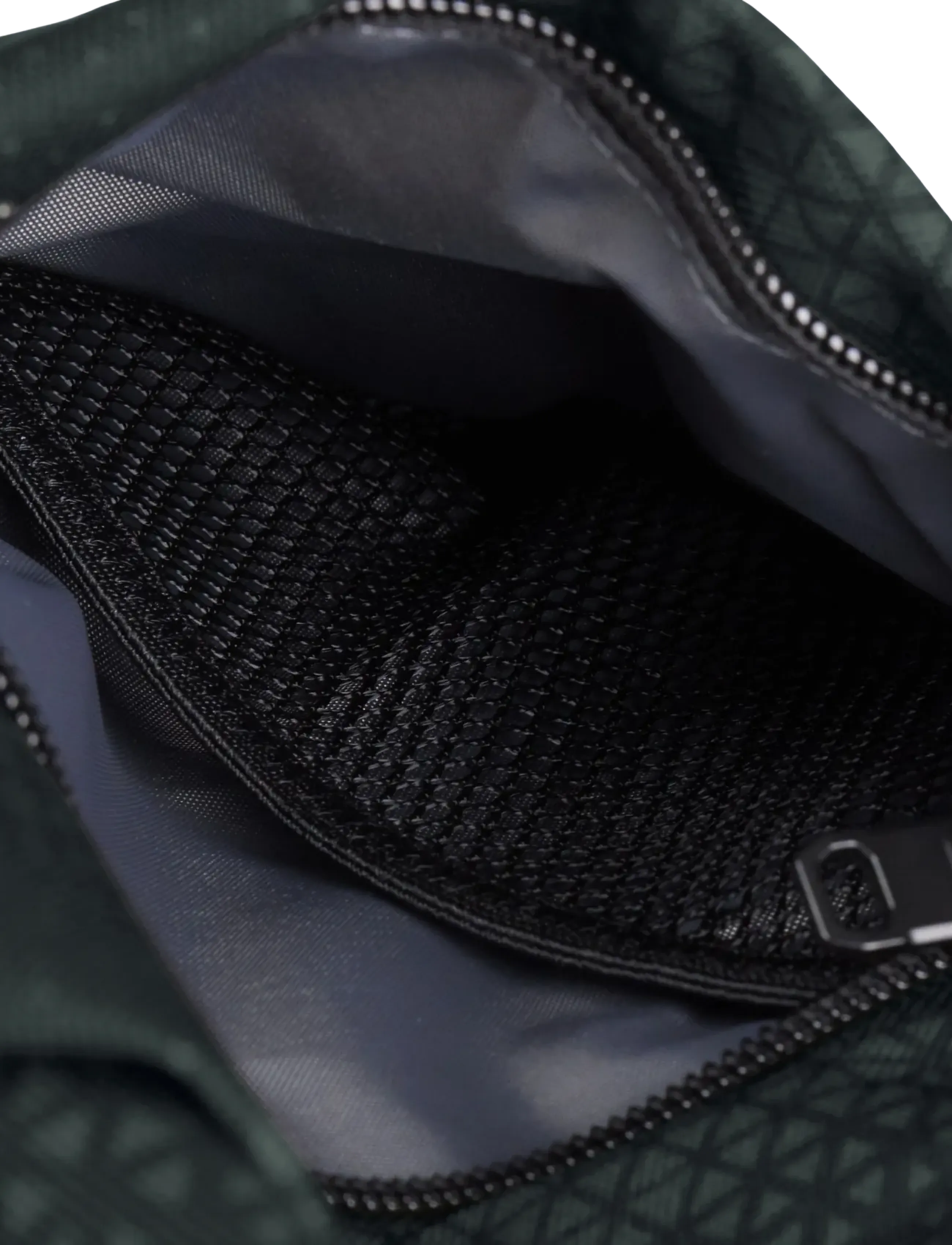 Caterpillar - CAT Jones Slim Travel Bag - Millenial Classic - axelremsväskor - black streamline - 5