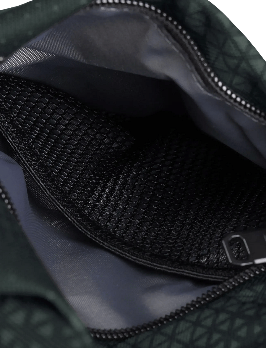 Caterpillar - CAT Jones Slim Travel Bag - Millenial Classic - axelremsväskor - black streamline - 5