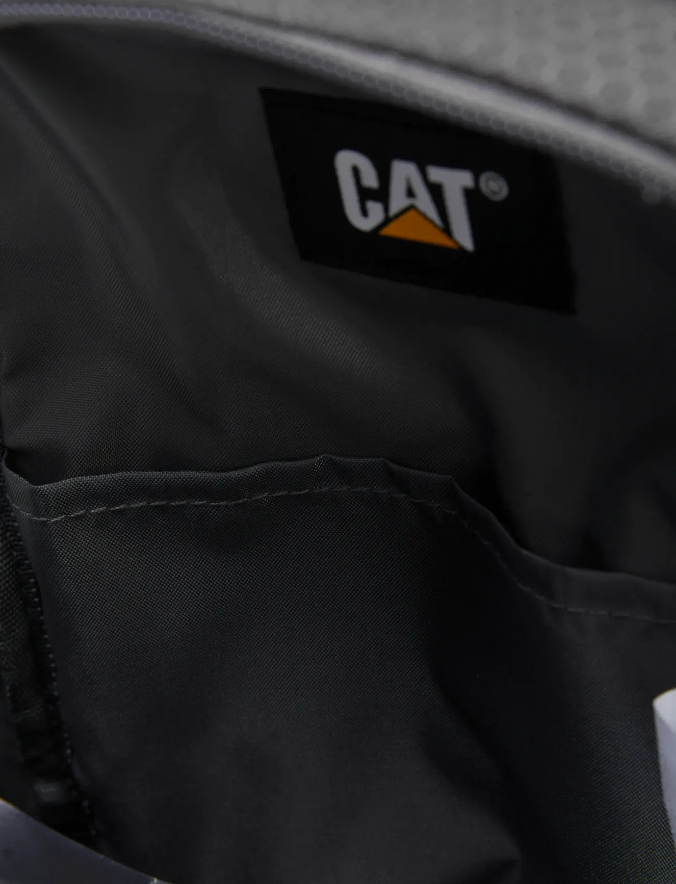 Caterpillar - CAT Ajo Peak Sling Bag - Urban Mountaineer - axelremsväskor - volcanic ash - 5