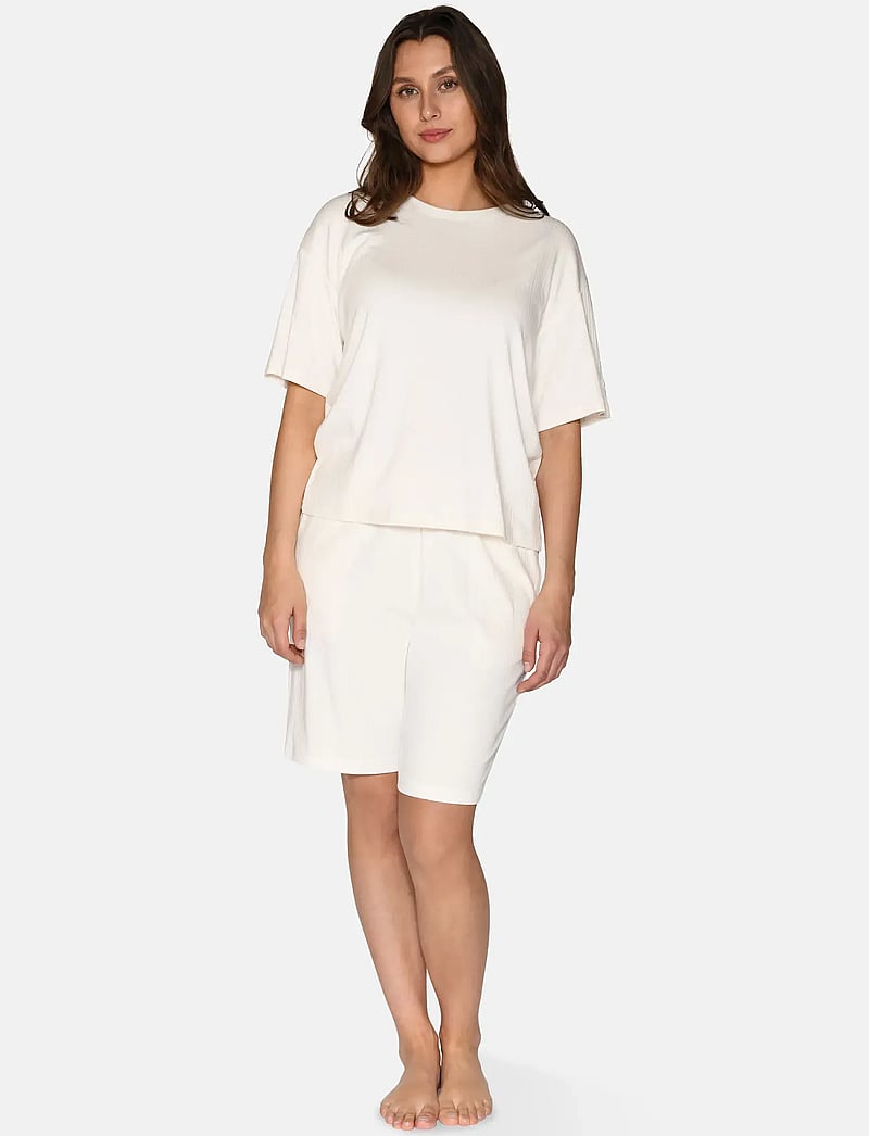 CCDK Copenhagen - Anna Shortsleeved T-shirt - alussärgid - snow white - 0