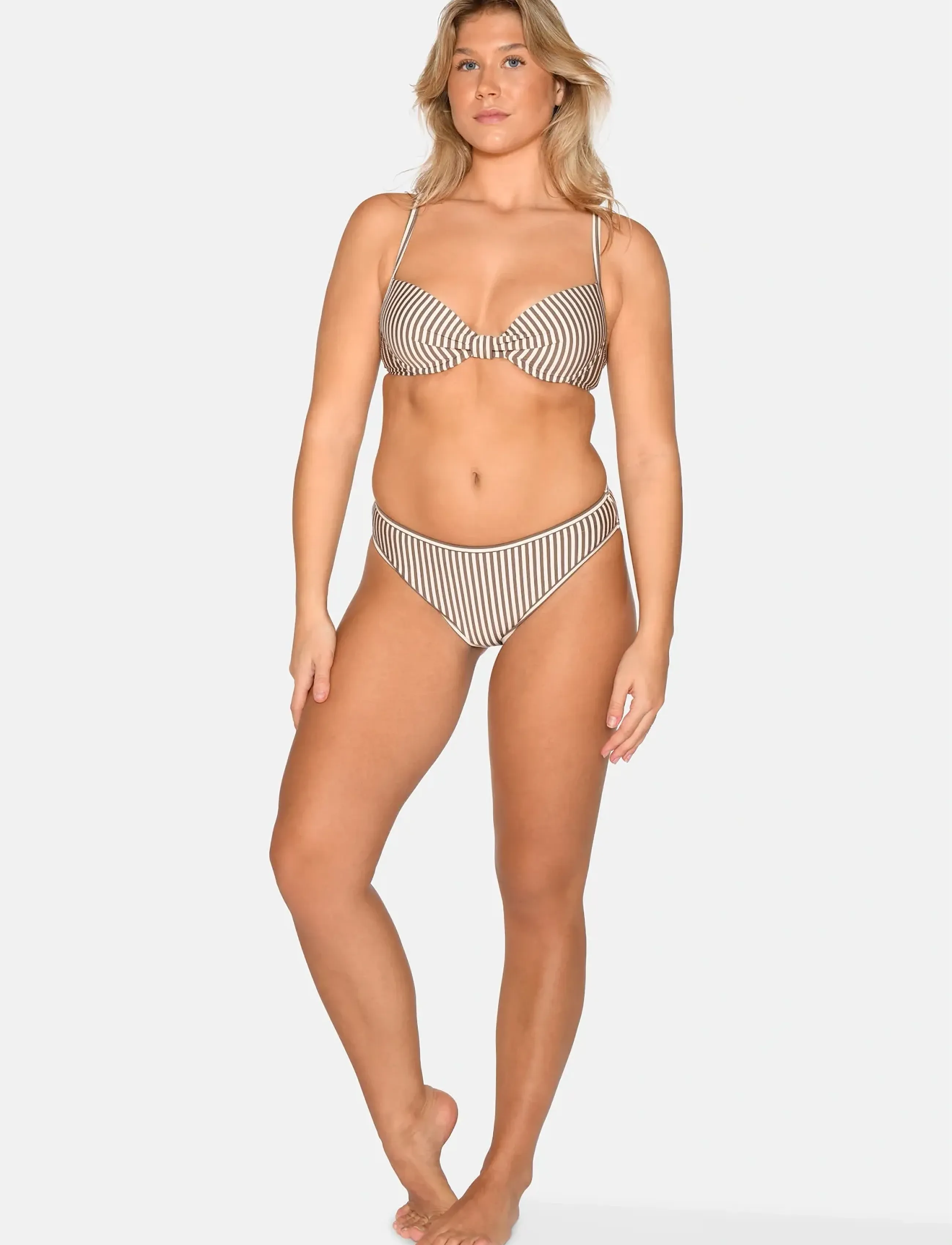 Demi Bikini Top Moulded W. Wire
